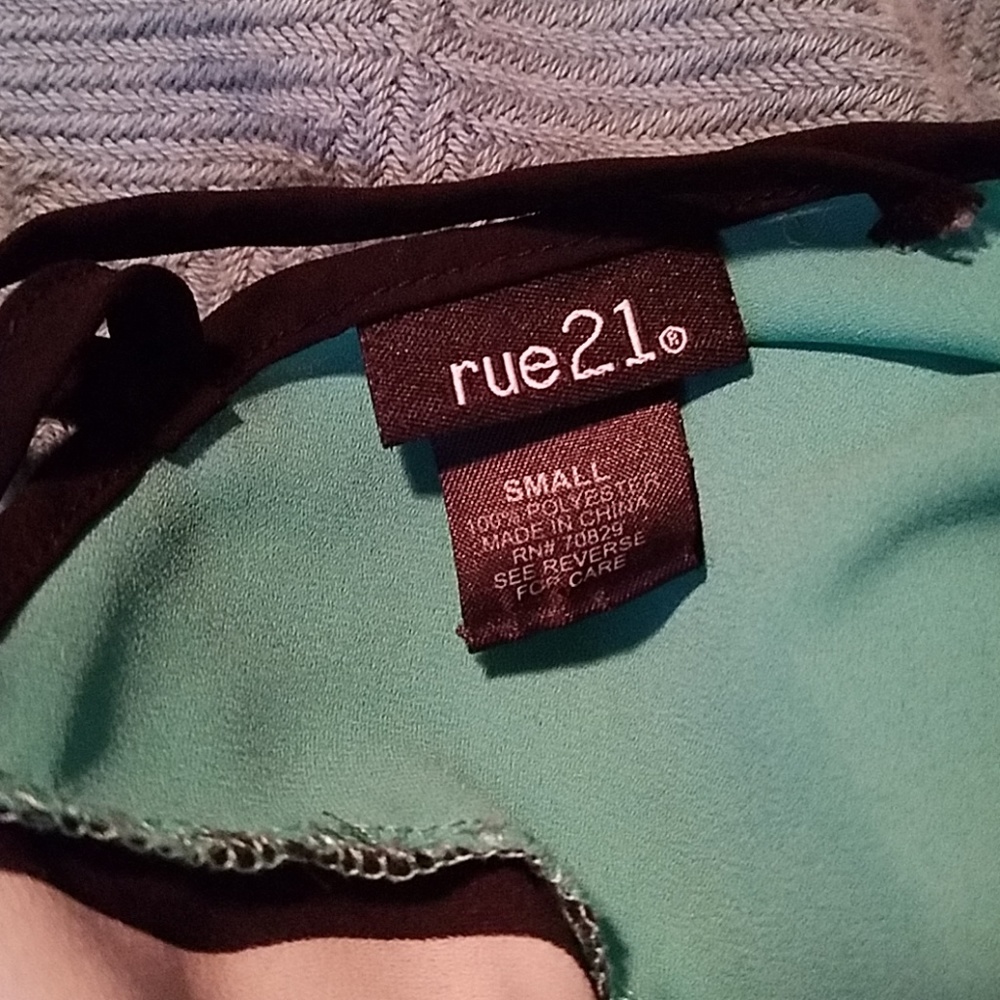 Color Block Blouse - Picture 4 of 4